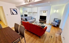 Beautiful Hyde Park Flat By Lancaster Gate Station With Private Back Patio