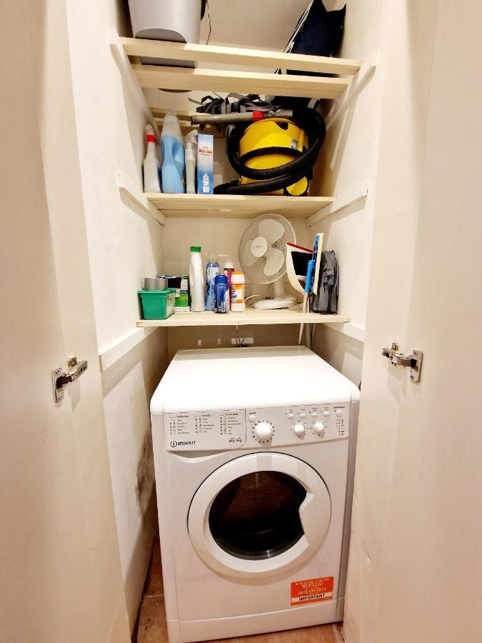 Appartamento Beautiful Hyde Park Flat By Lancaster Gate Station With Private Back Patio Londra Esterno foto