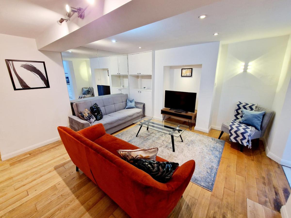 Appartamento Beautiful Hyde Park Flat By Lancaster Gate Station With Private Back Patio Londra Esterno foto